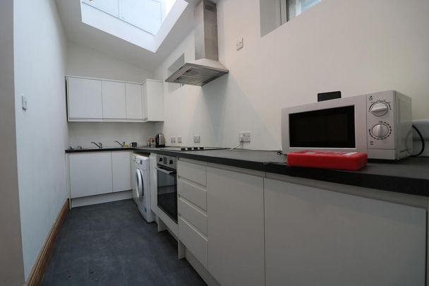 House share to rent - Photo 1