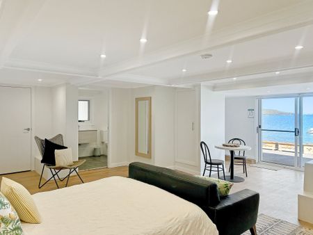 WATERFRONT LIVING - FULLY FURNISHED HOME AT BOLTON POINT - Photo 3