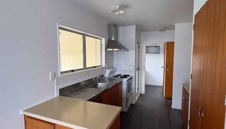 3-Bedroom Family Home in Onerahi - Photo 3