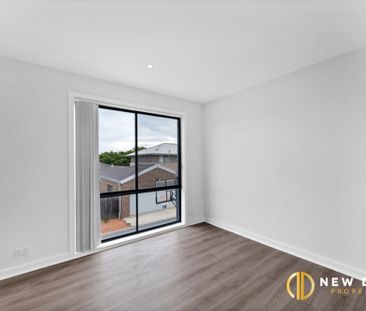 25 A Manning Clark Crescent, Franklin ACT 2913 - House For Rent | D... - Photo 4