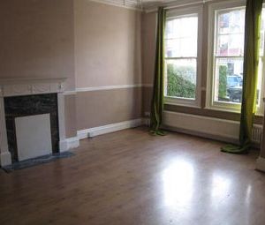 2 Bedrooms Flat to rent in Stoke Newington Church Street, London N16 | £ 330 - Photo 1