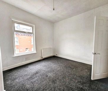 2 bedroom semi-detached house to rent - Photo 4