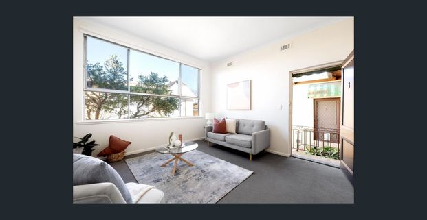 Charming 2-Bedroom Villa in the Heart of Kew – Tranquil & Convenient - Photo 1