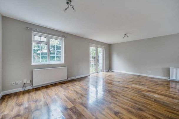 Lautrec Way, Aylesbury, HP19 - Photo 1