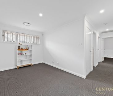 Offering Space & Comfort&excl; - Photo 2