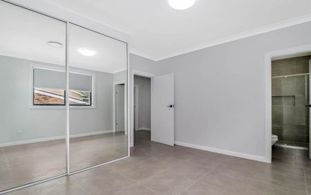 MODERN 4 BEDROOM HOME IN IDEAL LOCATION - Photo 4