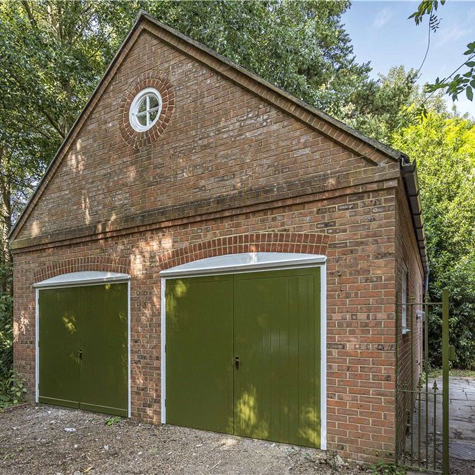 Newlands, Aldershot Road, Guildford, Surrey, GU3 3HY - Photo 1