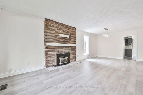 Detached Home For Lease | W9248483 - Photo 1