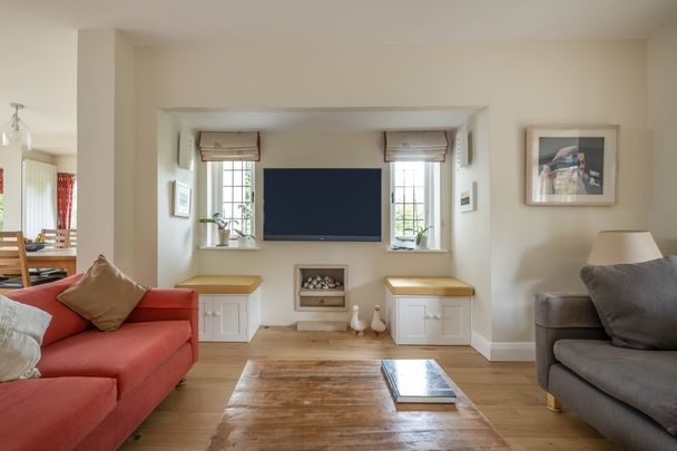 5 bedroom detached house to rent - Photo 1