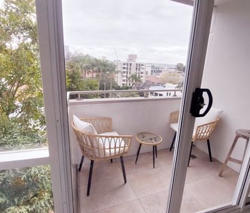 Bright apartment with fabulous views - Photo 6