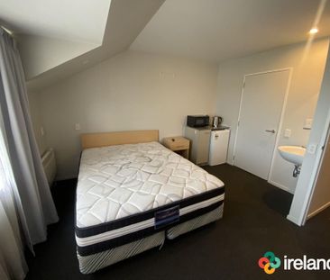 Fully Furnished, Ensuited Room – Includes Carpark! - Photo 6