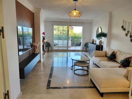 Piso de alquiler en Avenida de la Alcudia, 7, Río Real - Photo 2