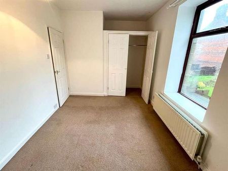 Carlinghow Hill, Batley, WF17 - Photo 3