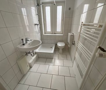 2 Zimmer-Wohnung mit Tageslichtbad mit Dusche und geräumiger Küche - Photo 5