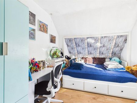 4 bedroom detached house to rent - Photo 2