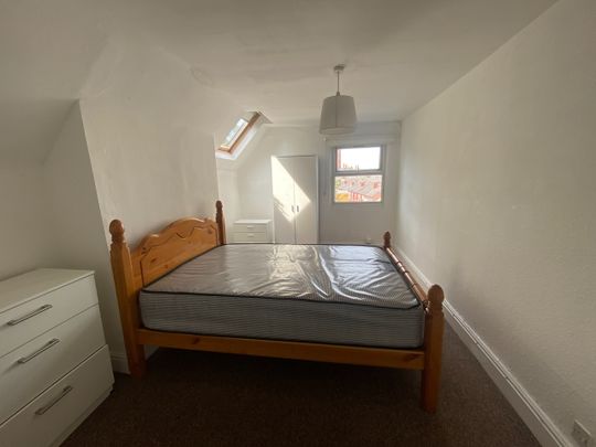 1 Bed Flat, Daisy Bank Road, M14 - Photo 1