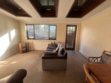 5 Bed End Terrace, Kellaway Avenue, BS6 - Photo 2