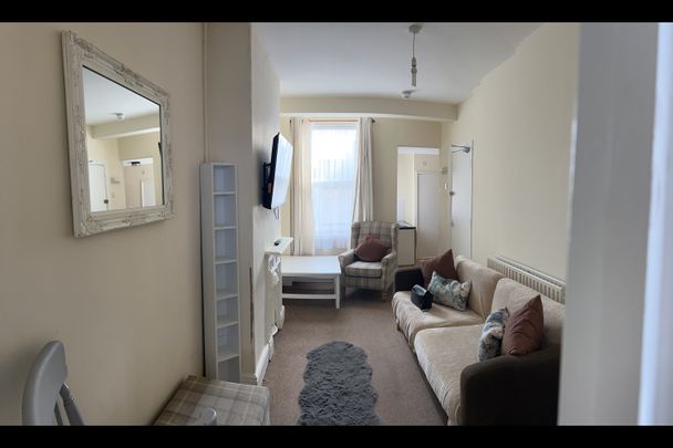 1 Bed Flat, Sneinton Hermitage, NG2 - Photo 1
