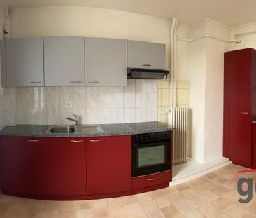 Appartement 2.5 pièces avec cachet au centre ville - Photo 3