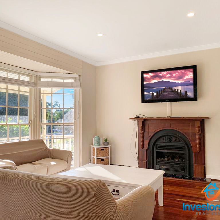 Charming and Peaceful 3-Bedroom Home in the heart of Duncraig! - Photo 1