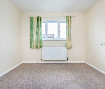 3 bedroom house to rent Kemble Court, Downhead Park, Milton Keynes,... - Photo 4
