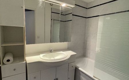 Appartement à louer 2 pièces • Montigny-le-Bretonneux - Photo 3