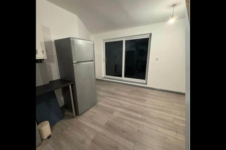 1 Bed Flat, Lewisham Way, SE14 - Photo 5