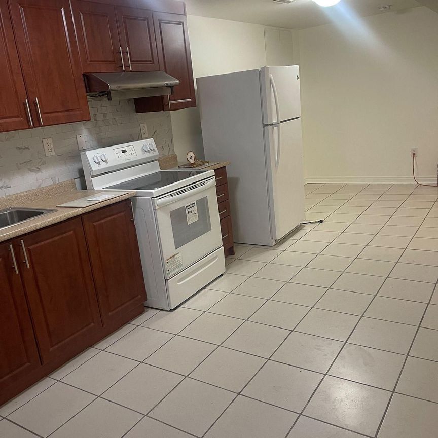 For Lease - 48 Bankview Circle Unit# Basement, Toronto, Ontario - Photo 1