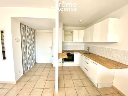 Location Appartement 45m² VALENCE 26000 - Photo 5