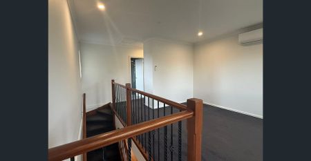 3 Bedrooms +1study with 2 Bathrooms 2 Carparks townhouse Available Now!!! - Photo 5