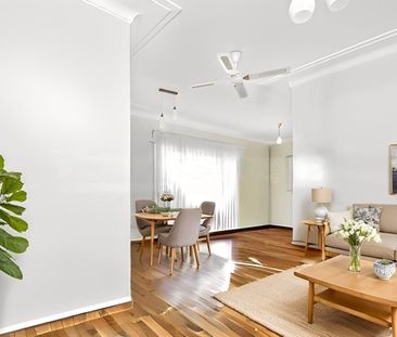 3 BEDROOM FAMILY HOME - Photo 1