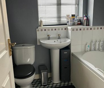 2 bedroom terraced house to rent - Photo 5