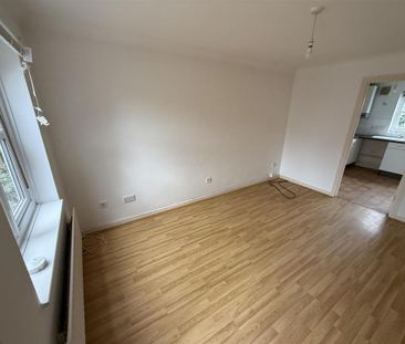 2 bedroom end of terrace house to rent - Photo 1