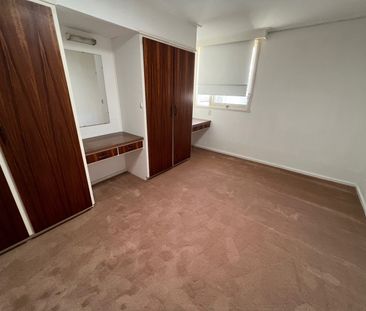 Spacious Four Bedroom Home! - Photo 6