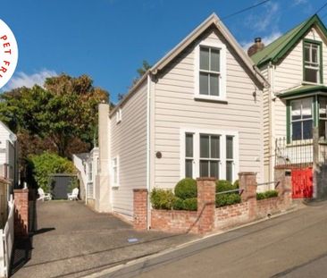 Charming Cottage in Thorndon – Walk to CBD & Botanic Gardens! - Photo 4