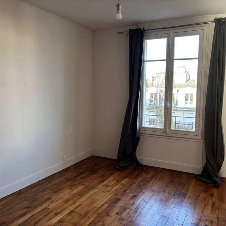 APPARTEMENT 3 PIECES PLACE DE LA LOI A VERSAILLES - Photo 1