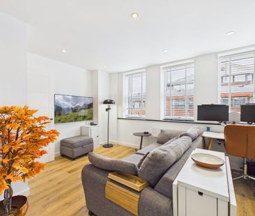 1 bedroom Flat in Victoria Road, Farnborough - Photo 2