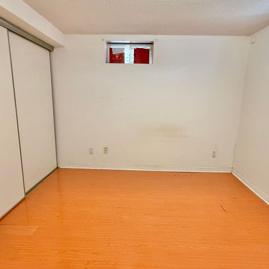 For Lease - 235 Roxanne Crescent, Toronto, Ontario - Photo 1