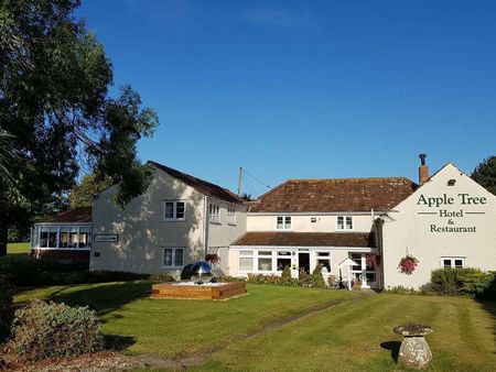 Former Hotel, now Contractor Accommodation, Ensuite Rooms by the Week - Photo 5