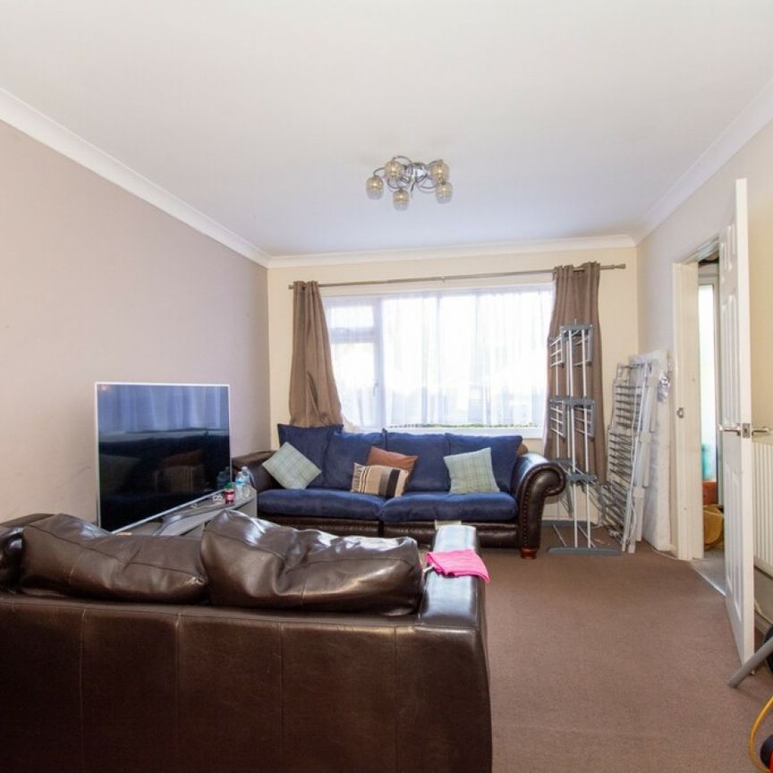 Lovely 3 bedroom home on Gussage Road - Photo 1