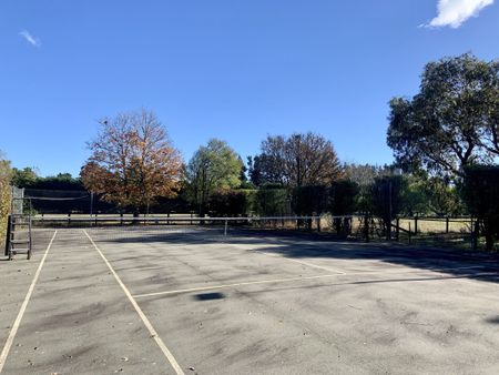 Yaldhurst , 4 bedrooms - Photo 4