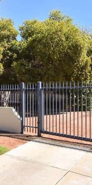 South Perth - Photo 1