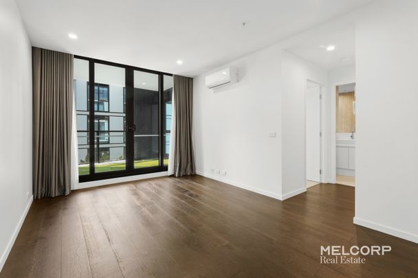CONTEMPORARY LIVING IN CENTRAL OAKLEIGH - Photo 1