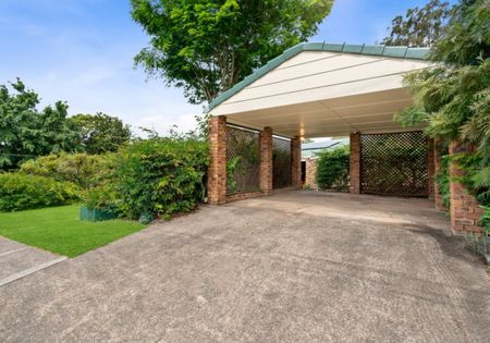 CHARMING FAMILY HOME BOASTING ENERGY EFFICIENCY - Photo 4