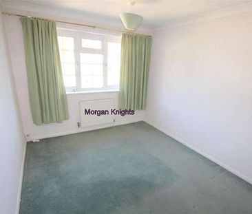 Sims Close, Romford, RM1 - Photo 3