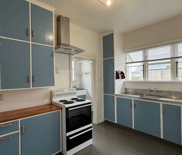 2 Bedrooms Epuni - Photo 3