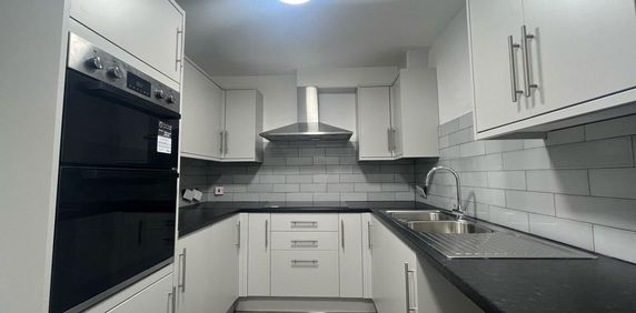 House share to rent - Photo 2