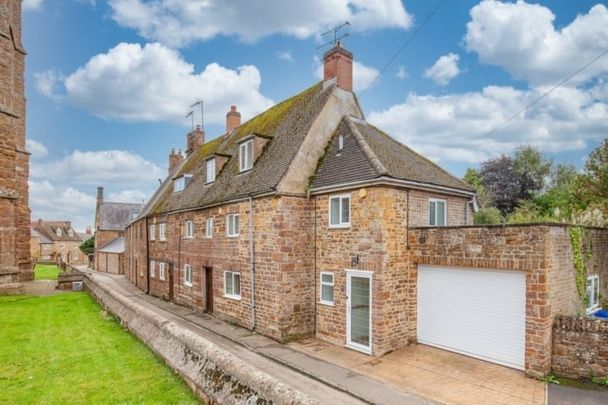 Church Lane, Middleton Cheney - Photo 1