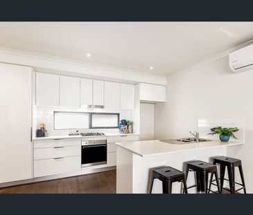 2/76 Collins Street, Mentone, Vic 3194 - Photo 2