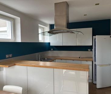 Location Maison 6 pièces 230m² CHAPONOST 69630 - Photo 2